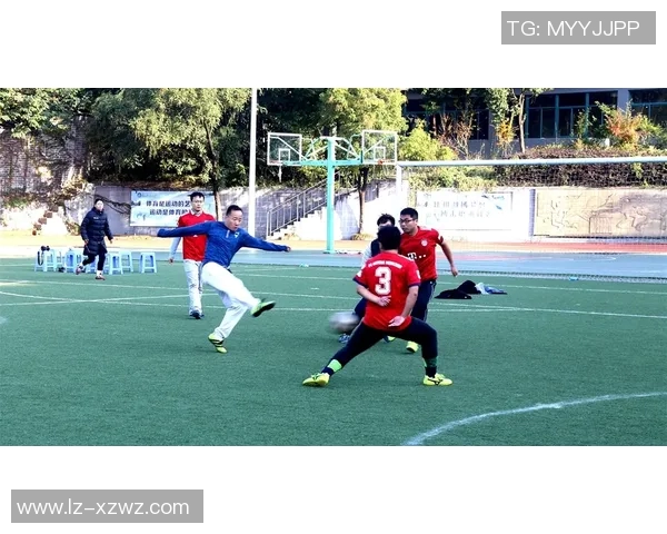 杨芳独家解析足球技巧与战术心得分享助你提升球技 杨芳独家解析足球技巧与战术心得分享助你提升球技