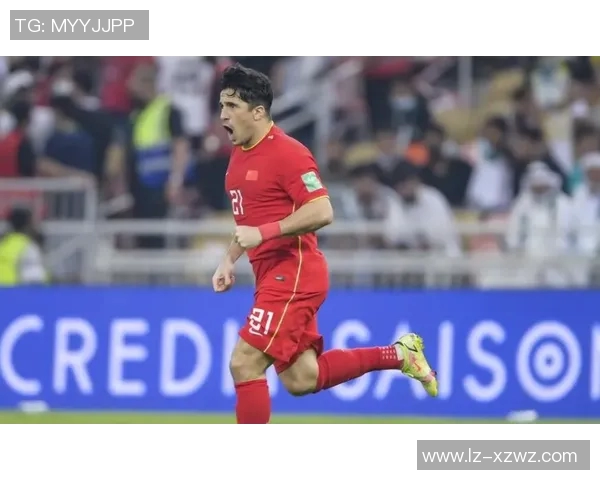 深度对话：探寻杨军在足球世界中的成长与挑战之路